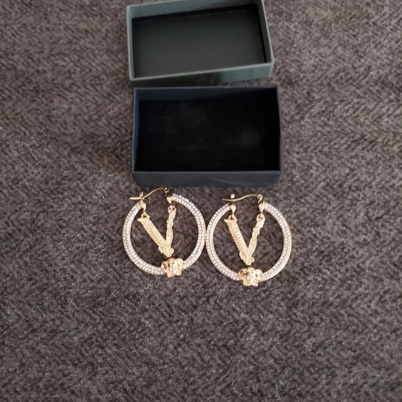 Designer Hoops earring with rhinestones - Picture 4 of 5